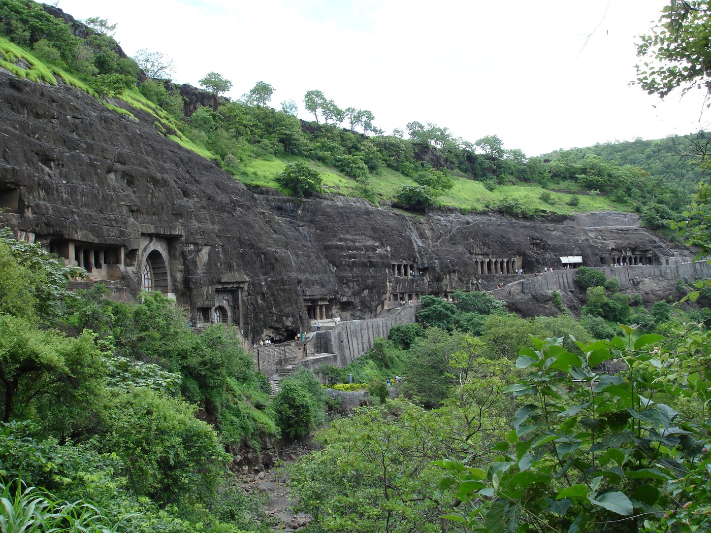 Aluvihara Rock Cave Temple