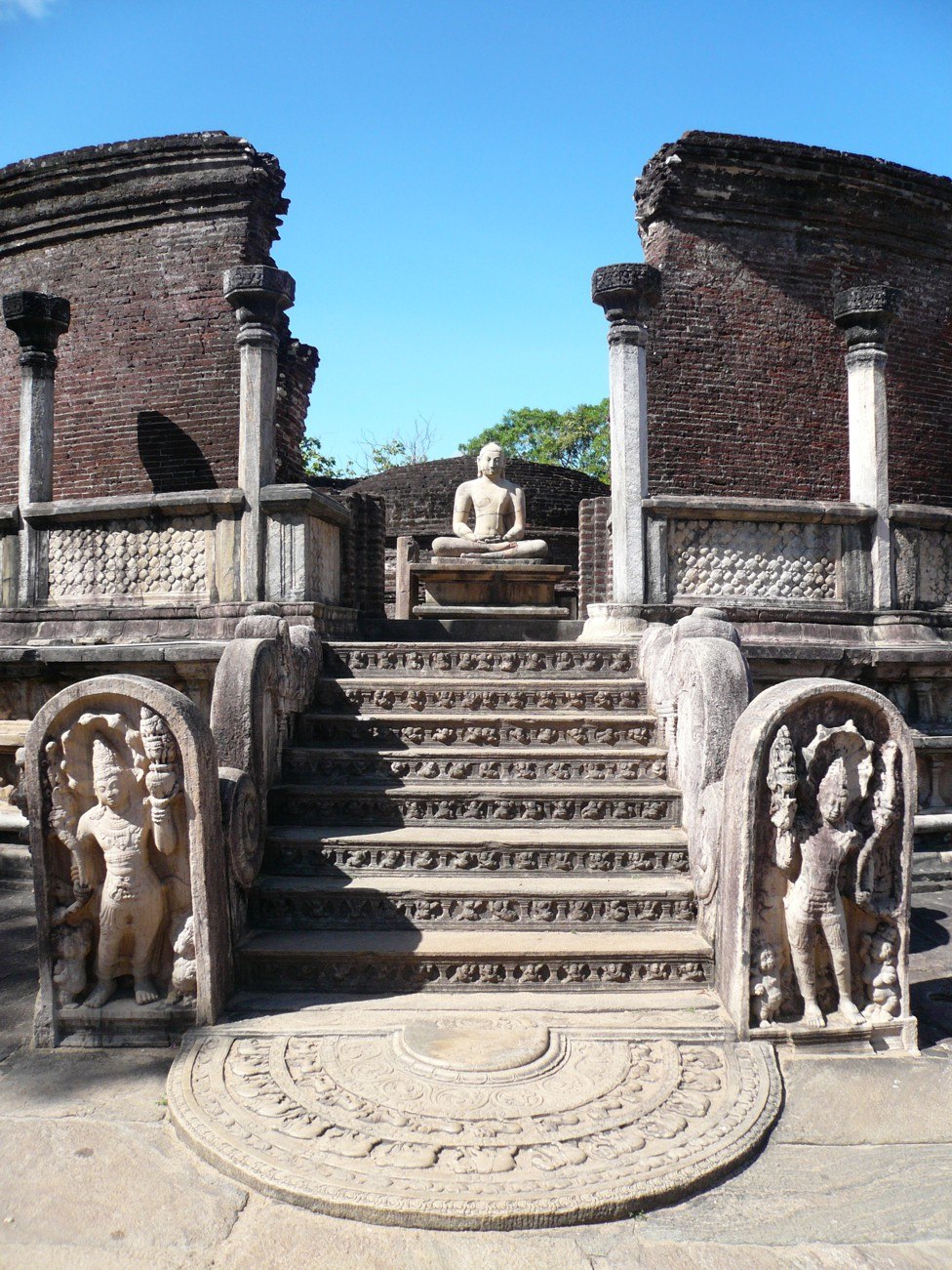 Cycle the ancient city